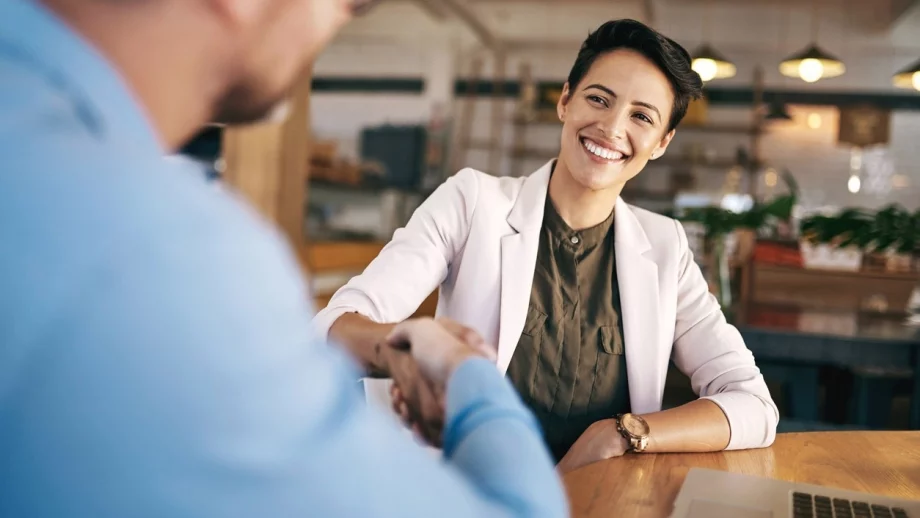 2-те неща, по които хората преценяват непознат човек