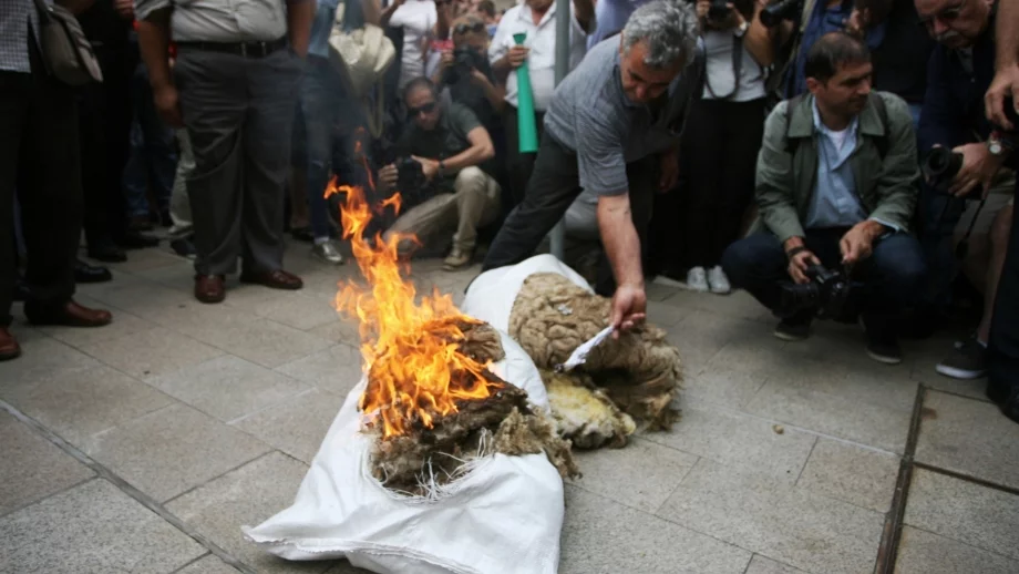 Животновъдите приключват с протеста, исканията им били удовлетворени