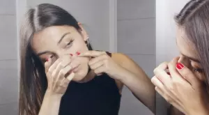 TikTok тренд: Шампоан за пърхот чисти акне