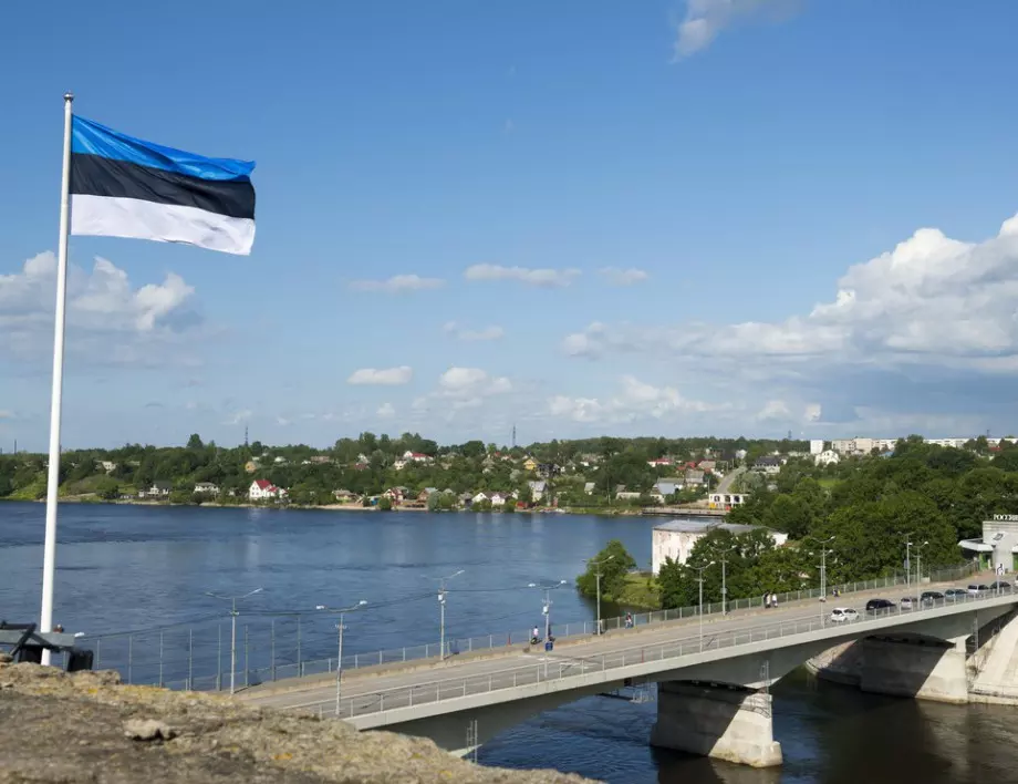 Естония е отблъснала кибератаки след премахването на съветски паметници 