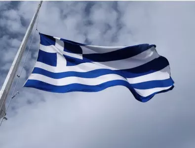 Гърция връща на работа неваксинираните здравни работници