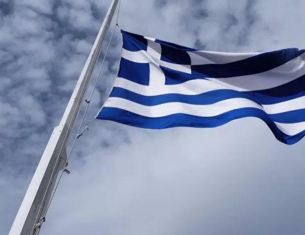 Буря отклони самолета на гръцкия президент