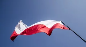 В Полша вече действа закон, отменящ данъците върху заплатите на млади хора