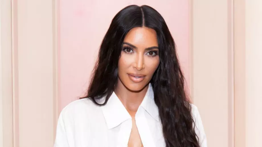 Двойничката на Ким Кардашиян почина на 34 (СНИМКА)