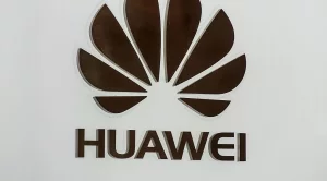 Huawei отлага премиерата на сгъваемия си телефон