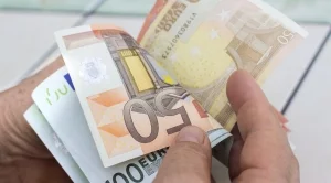 Трети сме по инвестиции към БВП по плана "Юнкер"