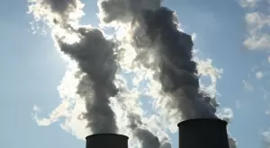 Европейски банки финансират производството на петрол и газ въпреки предупрежденията на МАЕ