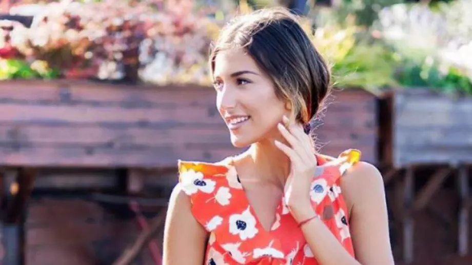 Изтече снимка на Александра Богданска без горнище: Какво прави? (СНИМКА)