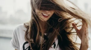 Основните грешки, които допускате с косата си