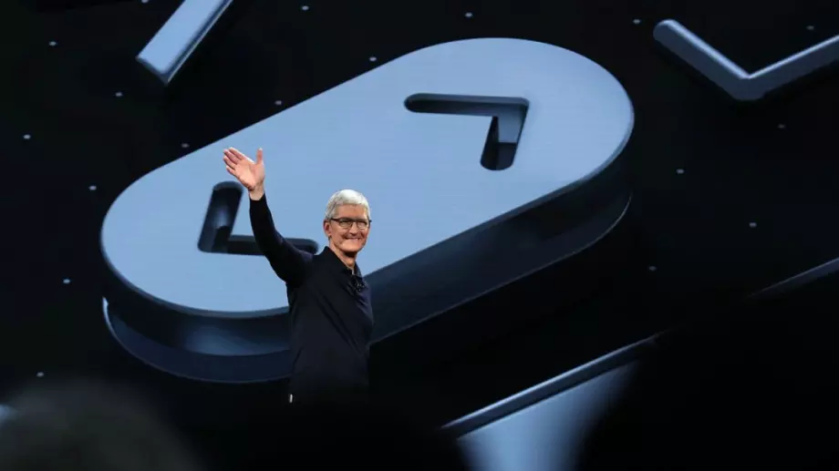 Крайни мерки: Apple намалява възнаграждението на Тим Кук през 2023 година с 40%