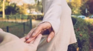 След любов наистина може да има "просто приятели"