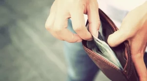  {{ otherArticle[0].article.title }} 