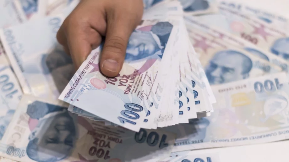 Задлъжнялата Турция има 730 млн. долара излишък през юли