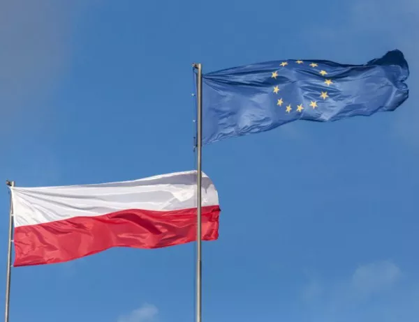 Хиляди поляци излязоха на проевропейски митинг във Варшава