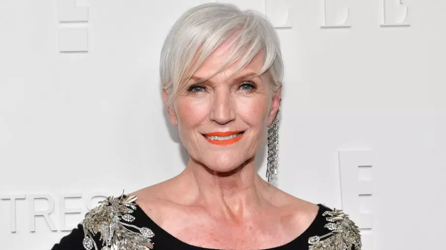 Мей Мъск на 74: Жените се срамуват на плажа, а на мъжете не им пука