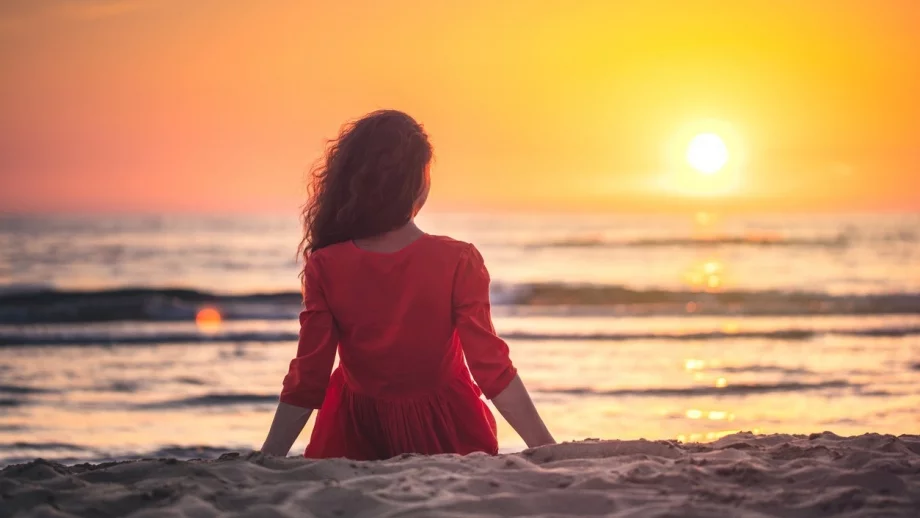 Чувствате се тъжни през август? Има научна причина за това 