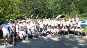 Над 80 стажанти от VIVACOM взеха участие в доброволческа акция за реставриране на местността „Златните мостове“