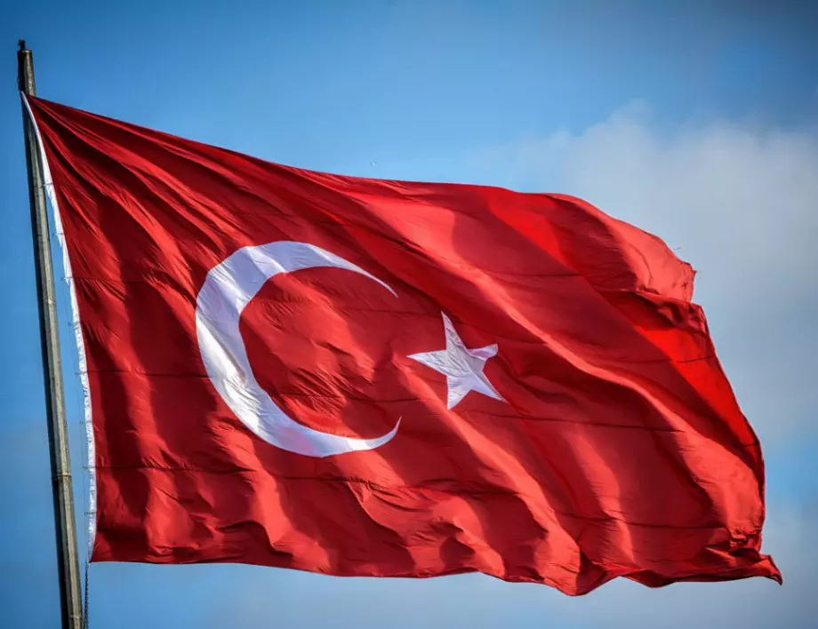 Турски съд праща бивша кюрдска депутатка за 22 г. зад решетките 