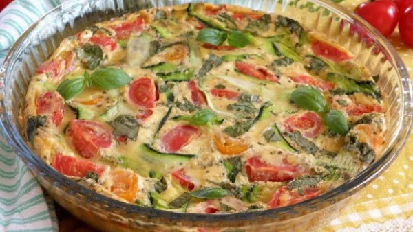 Летен киш с тиквичка и чери домати 