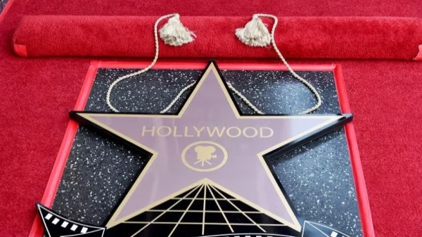 Ето как всеки може да има своя звезда на Алеята на славата