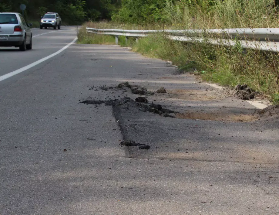 Пътна полиция: Водачите да избягват пътуване през Искърското дефиле