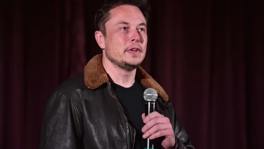 Още една банка ще консултира Мъск за изкупуването на акциите на Tesla