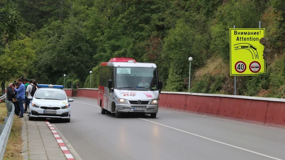 Дават по 375 лв. на пострадалите при катастрофата край Своге