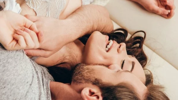 Питаш как съм. Ти как си?