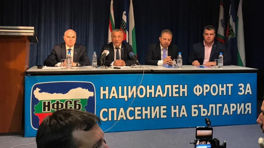 Партията на Симеонов остава във властта, но няма да подкрепи министерските оставки