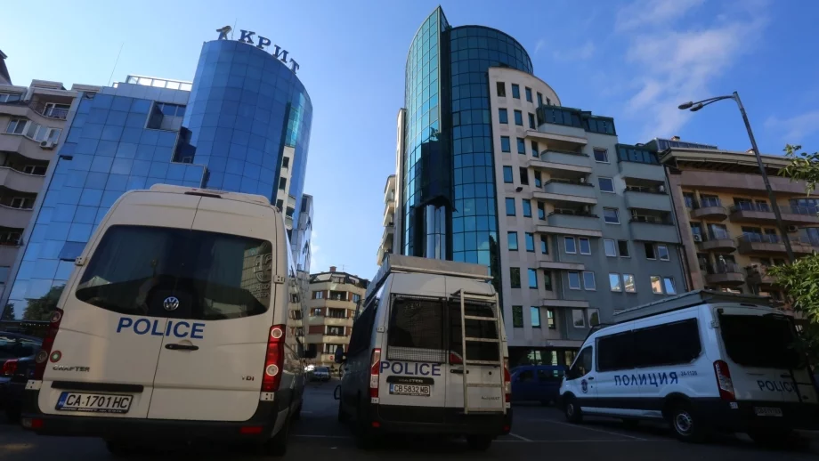 Над 10 задържани при акцията във "Винпром Карнобат" и две други фирми