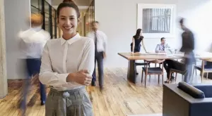 Дамски елегантни комплекти: 5 идеи как да сте стилни през лятото в офиса 