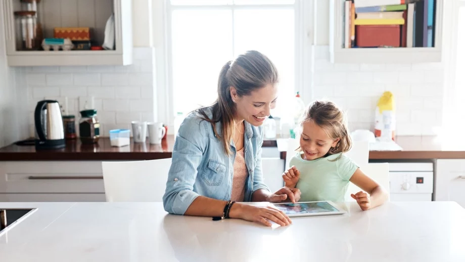 4 начина, по които майките да балансират работата и грижите за децата