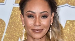 Мел Би изгуби зрението си