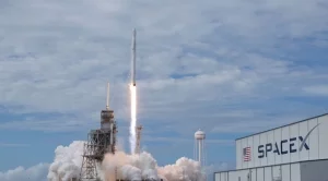 SpaceX праща турист в орбита на Луната