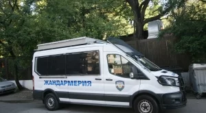 Мъж е изведен от бившия ресторант "Кошарите", където се провежда спецакция