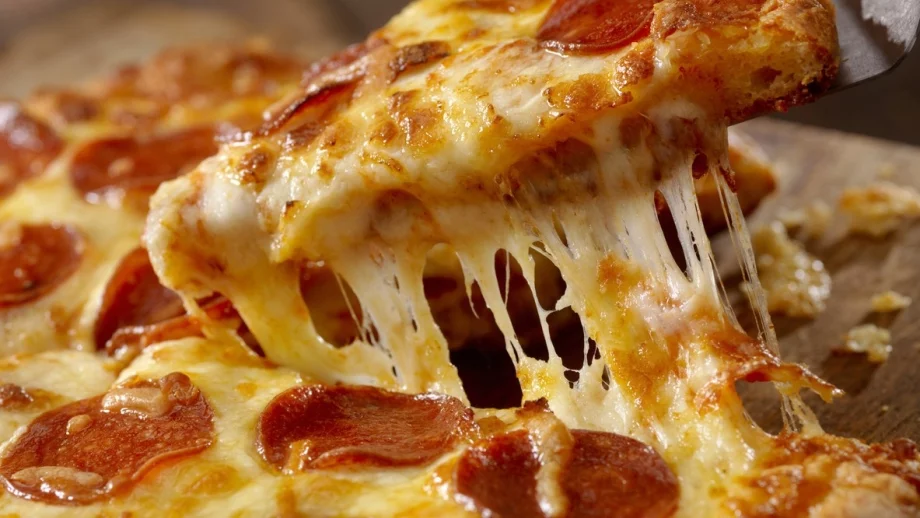 Ще ви плащат по 1000 долара на ден, за да хапвате пица 