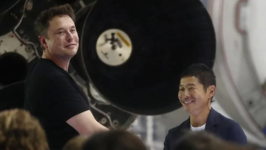 Мъск изпраща японски милиардер в Космоса (ВИДЕО, СНИМКИ)