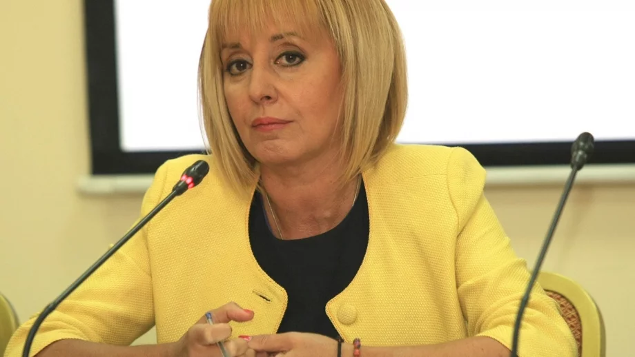 Защо Мая Манолова има такъв блестящ рейтинг?