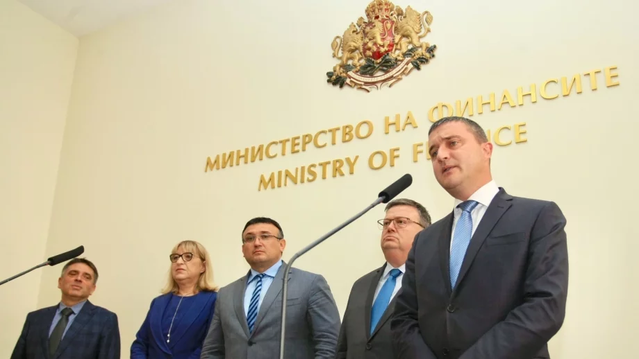 Готвят промени в НК срещу нелегалното производство на алкохол и цигари