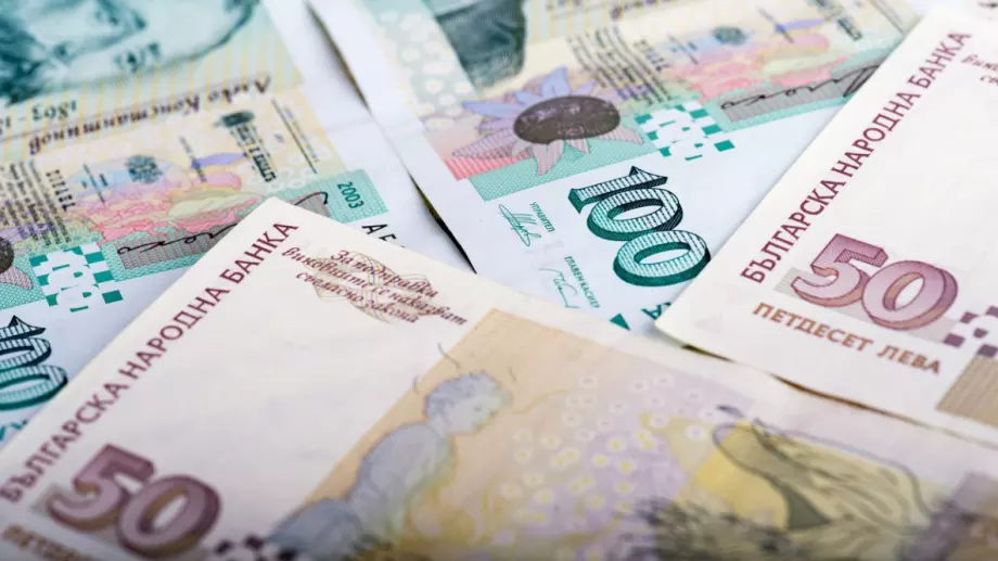 Заплатите в България са по-високи ако си на точно определен трудов договор