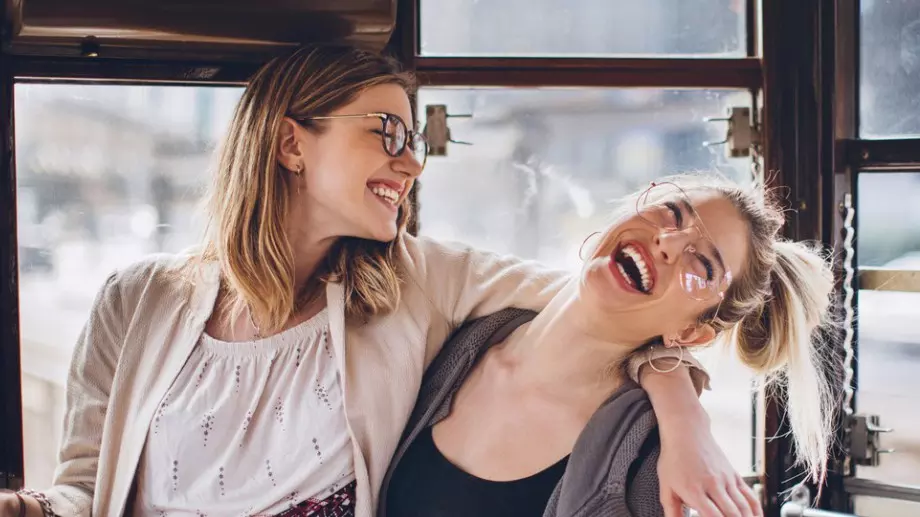 Виц за добро утро: Красива си, но...