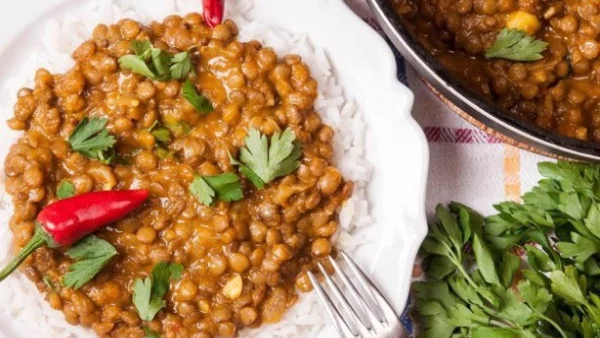 Къри с леща и кокосово мляко