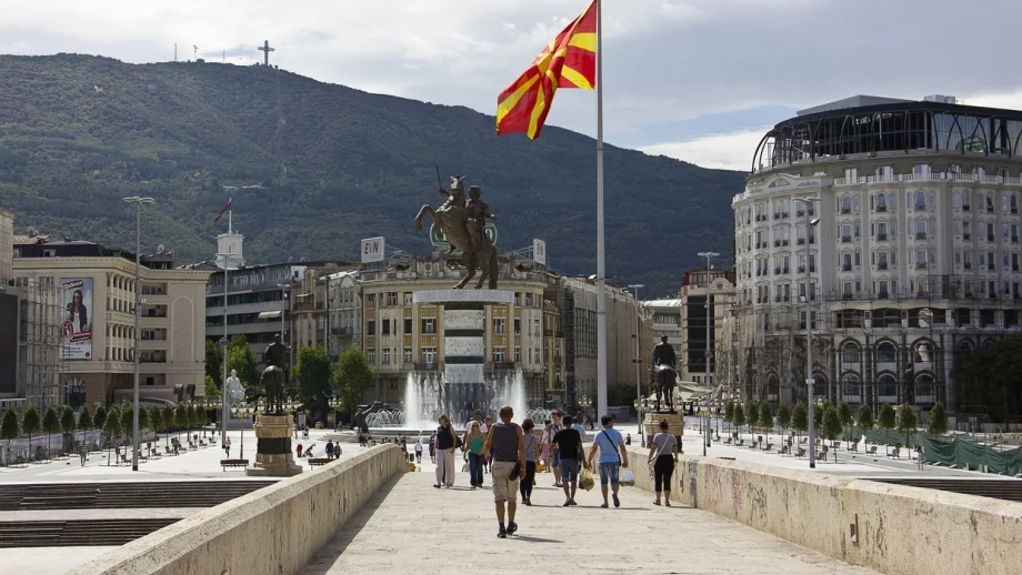 Ниската активност на македонския референдум е удар по Заев и Запада