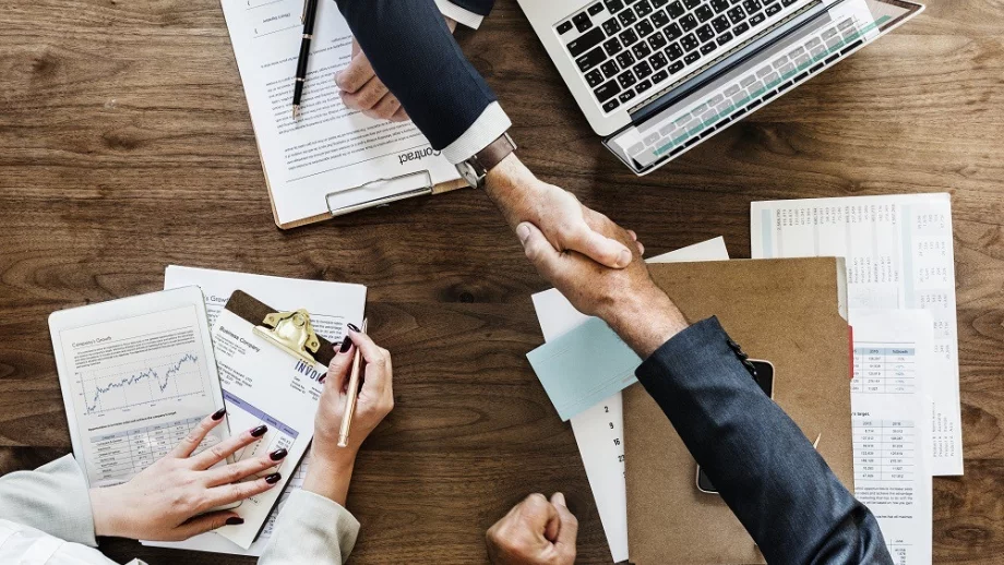 Бизнес климатът се влошава заради несигурността и недостига на работна ръка