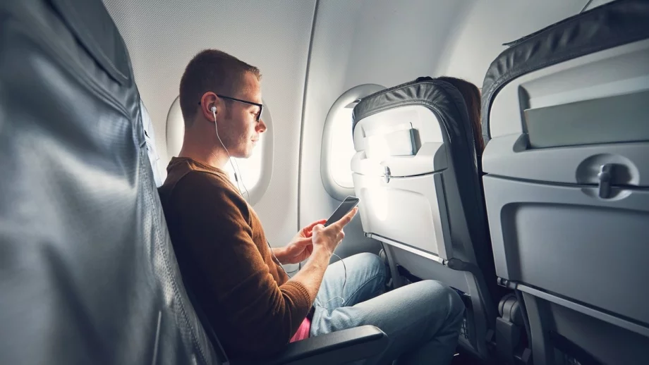 Защо е важно да кажете на стюардесата, ако загубите телефона си в самолета