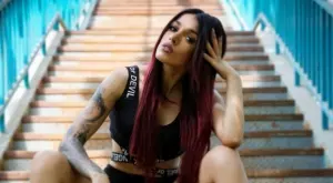 Хванаха Диона да шофира надрусана