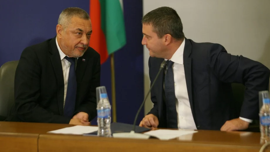 Данъкът за коли на над 15 години ще се увеличи с 30%