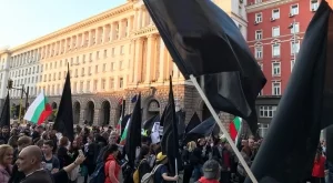Майките на деца с увреждания към властта: Отново ни излъгахте и ни се подиграхте