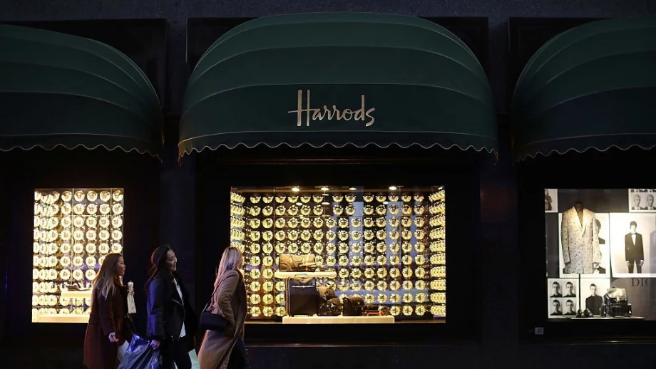 Разследват жена, похарчила 16 млн. паунда в известния лондонски магазин Harrods