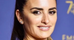 Chanel показа фотосесията си с Пенелопе Крус (снимки)